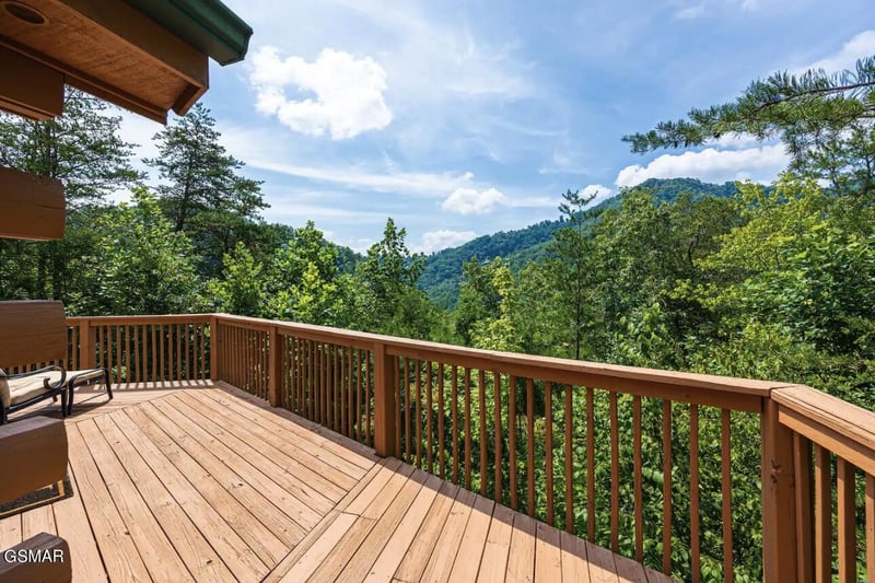 3152 Hatcher Top Rd, Sevierville, TN 37862