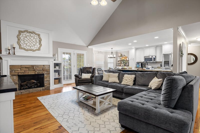 239 Kailors Cove Cir, Ringgold, GA 30736