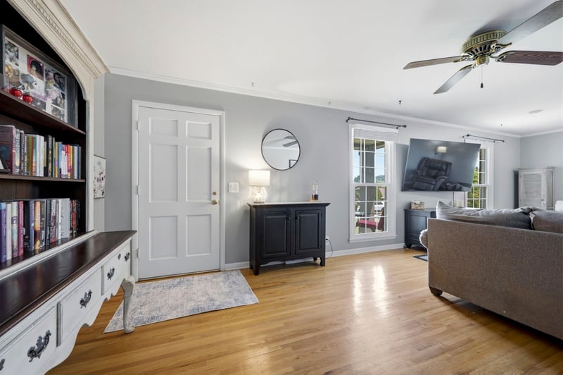 709 Harpeth Pkwy W, Nashville, TN 37221