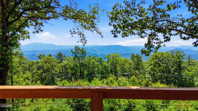 2749 E End Rd, Sevierville, TN 37876