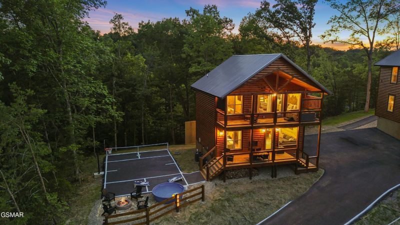 646 Sunrise Blvd, Sevierville, TN 37862