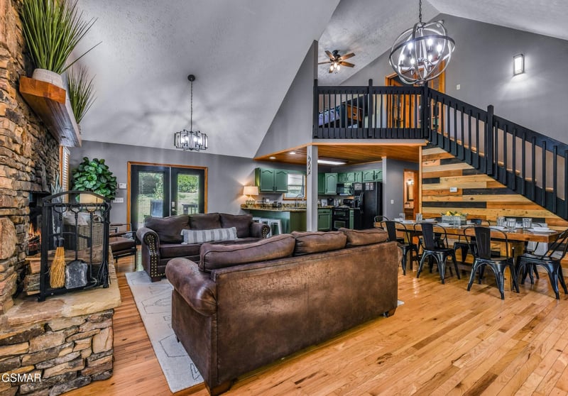 1932 Creek Hollow Way, Sevierville, TN 37876