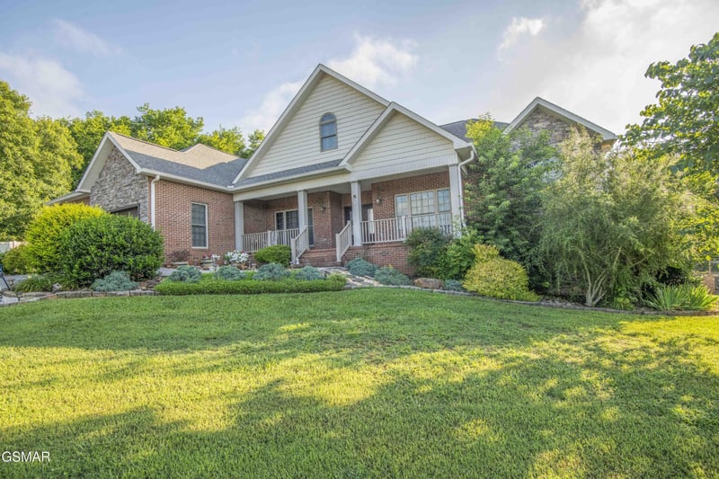 1435 Instrumental Ave, Sevierville, TN 37876