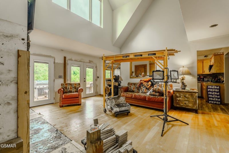1602 Cove Crest Dr, Sevierville, TN 37862