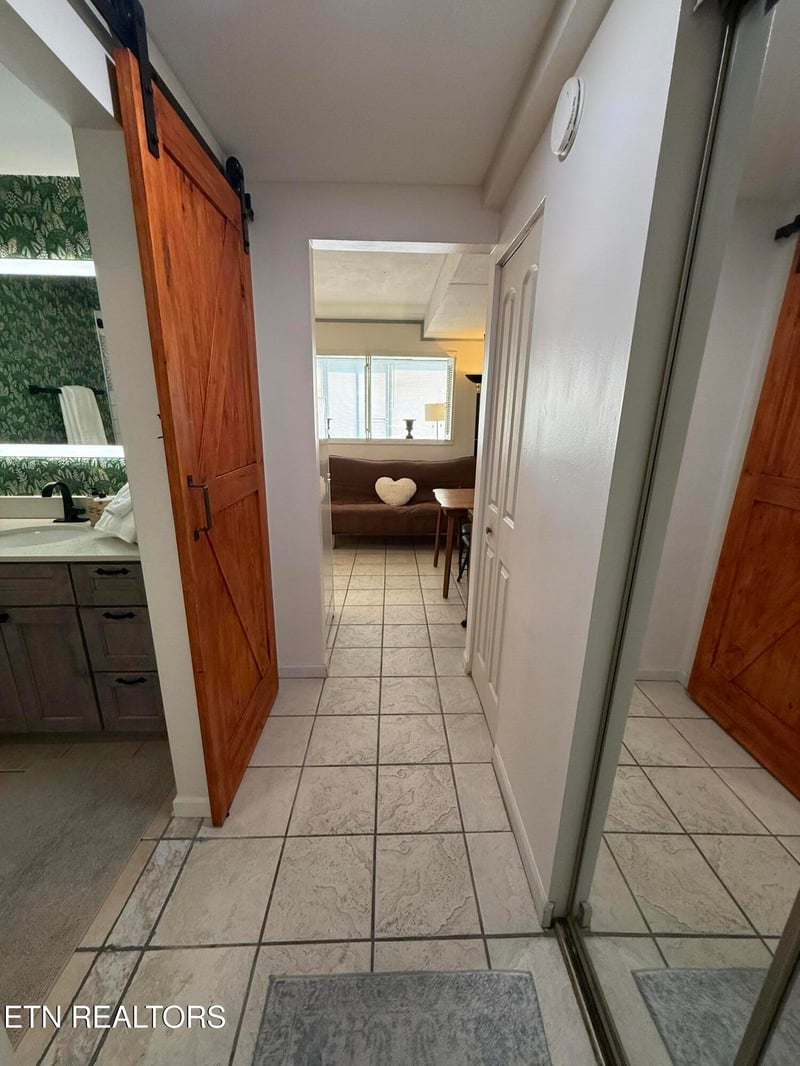 1700 Clinch Ave #411, Knoxville, TN 37916