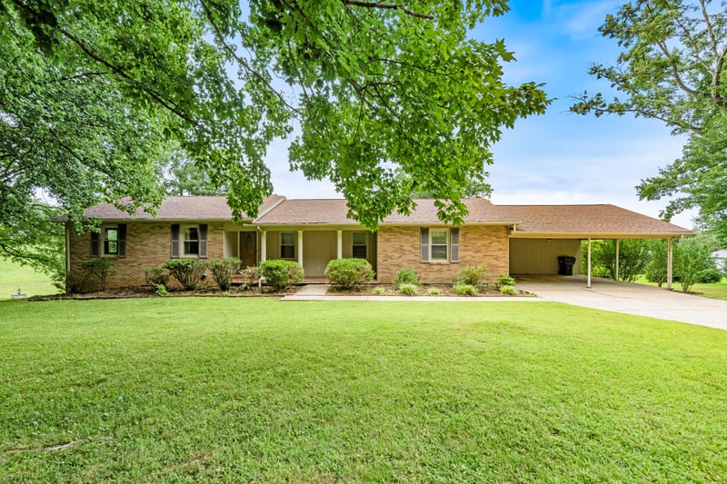 2054 Ridgecrest Cir, Dickson, TN 37055