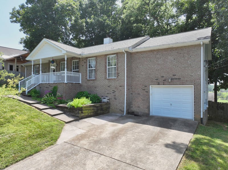225 High Chaperal Dr, Goodlettsville, TN 37072