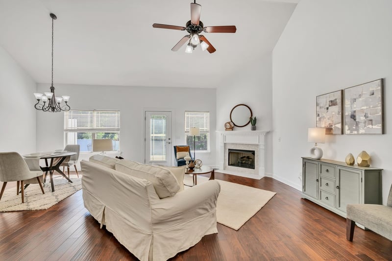 203 Lake Villa Ct, Dickson, TN 37055