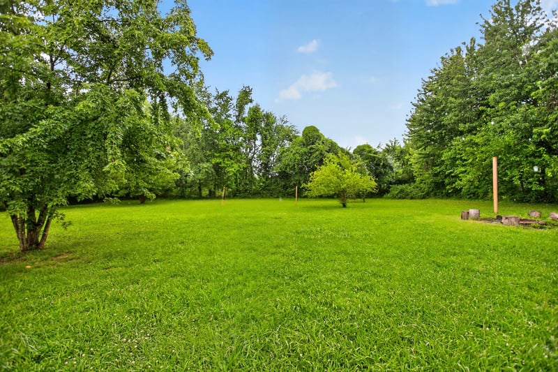 647 52 E Hw E, Portland, TN 37148