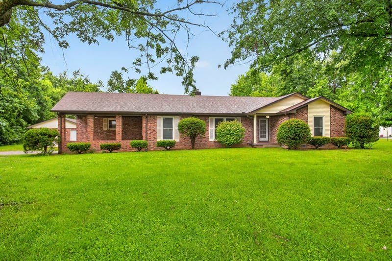 647 52 E Hw E, Portland, TN 37148