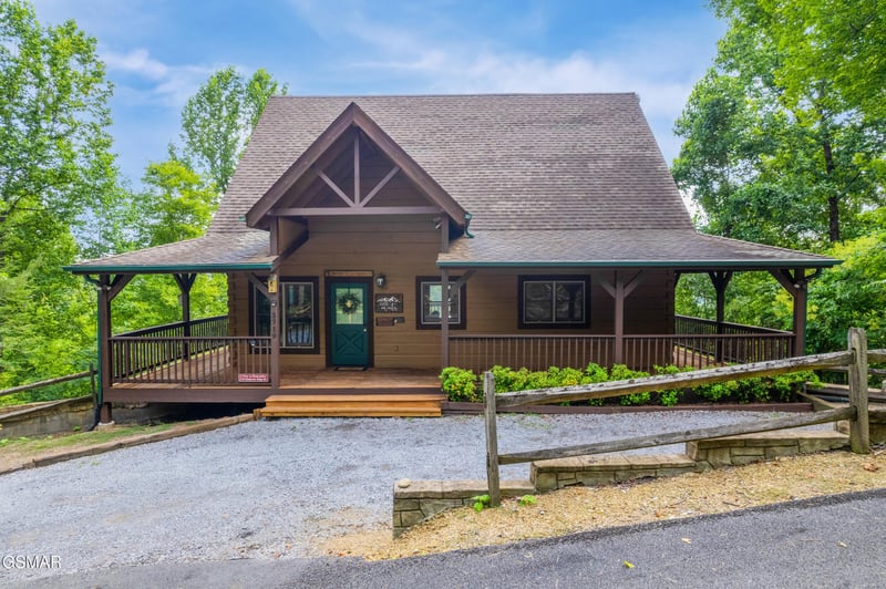 3719 Shadyview Ridge Rd, Sevierville, TN 37876