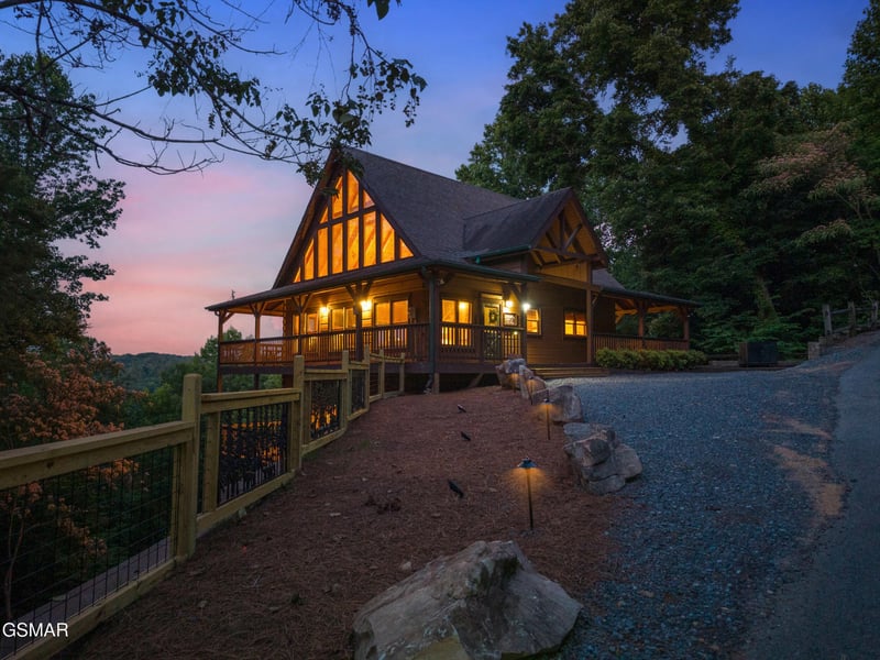 3719 Shadyview Ridge Rd, Sevierville, TN 37876