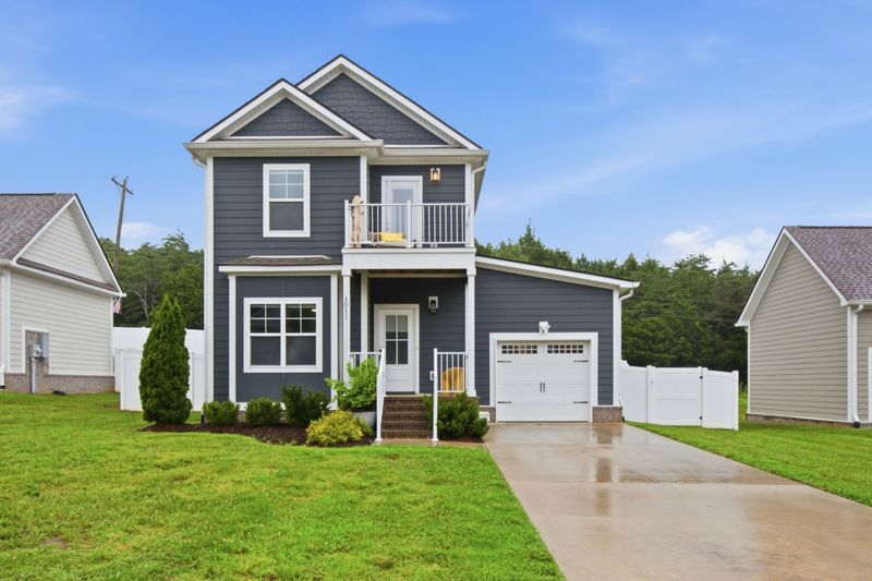 1011 Sycamore Rdg E, Burns, TN 37029