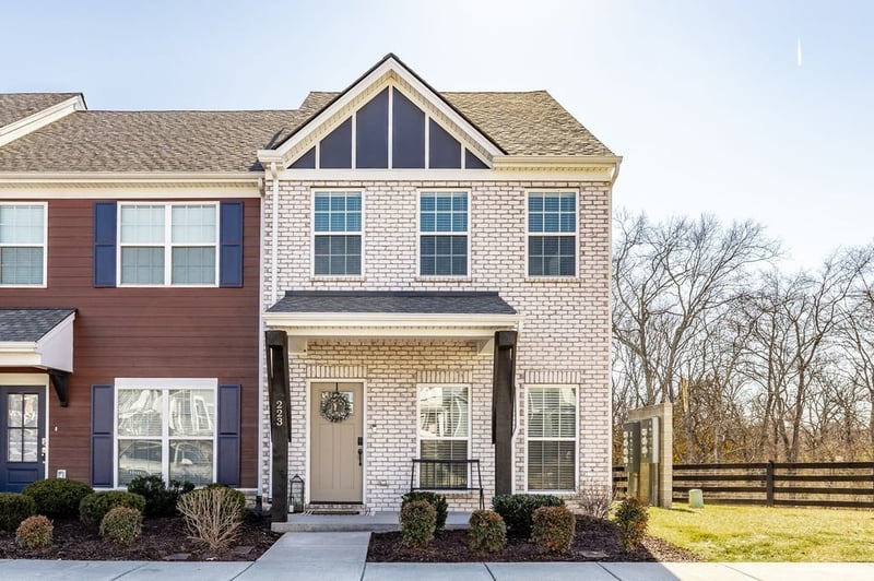 223 Holywell Dr, Gallatin, TN 37066