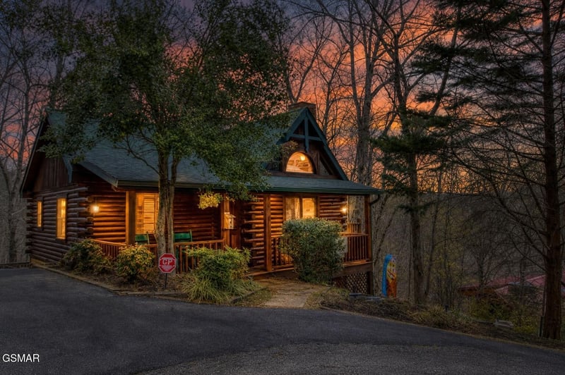 282 Cherokee Path Way, Sevierville, TN 37876
