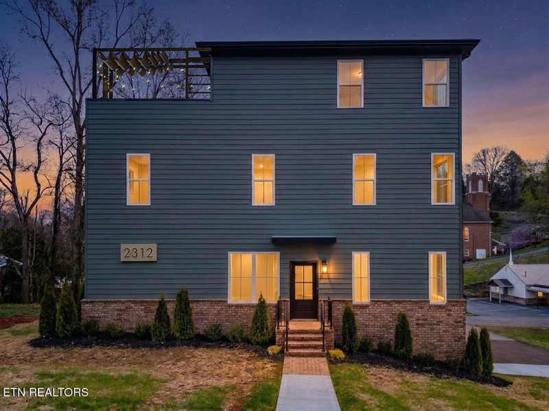 2312 Sam Houston St, Knoxville, TN 37920
