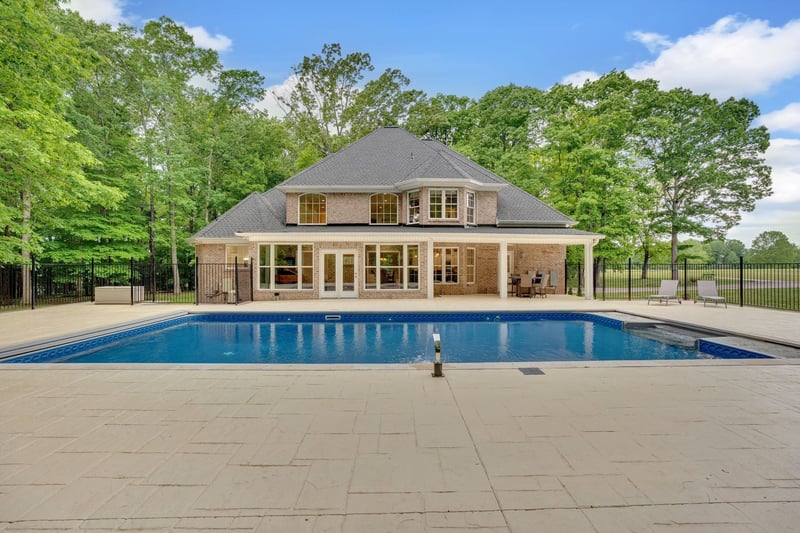6948 Whispering Oaks Dr, Springfield, TN 37172