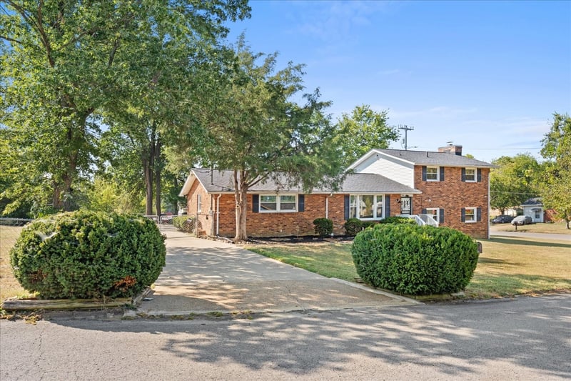 3300 Leondale Ter, Nashville, TN 37207
