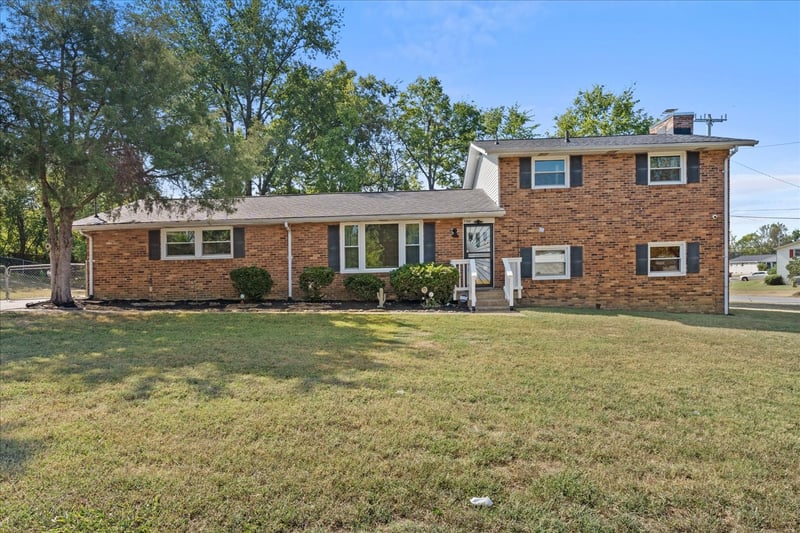 3300 Leondale Ter, Nashville, TN 37207