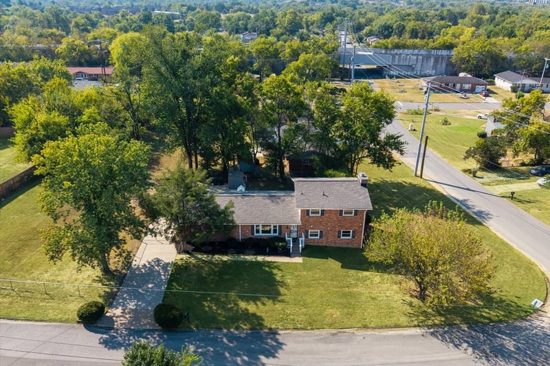 3300 Leondale Ter, Nashville, TN 37207
