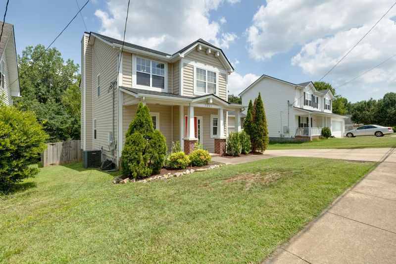 7895 Rainey Dr, Antioch, TN 37013