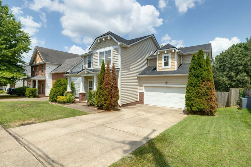 7895 Rainey Dr, Antioch, TN 37013