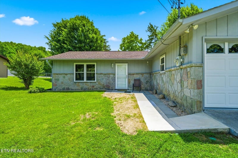 409 Windrush Cir, Sevierville, TN 37862