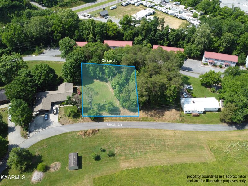 50 Cedar Ln, Sevierville, TN 37862