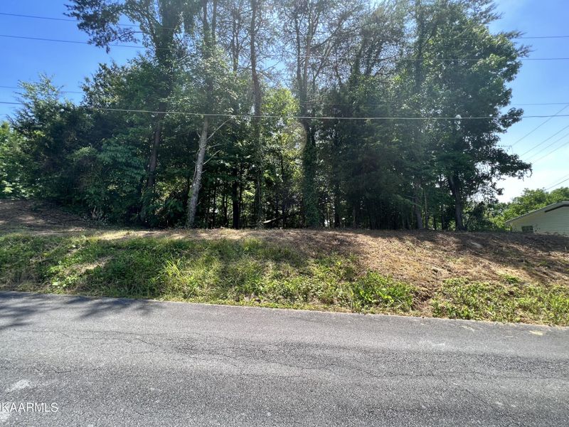 51 Center St, Sevierville, TN 37862