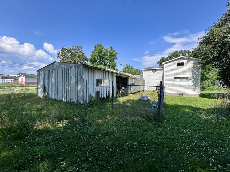 584 W State Line Rd, Rossville, GA 30741