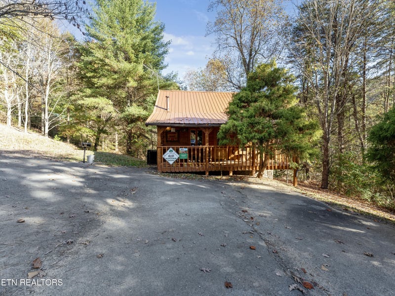 1083 Bryan View Rd, Sevierville, TN 37862