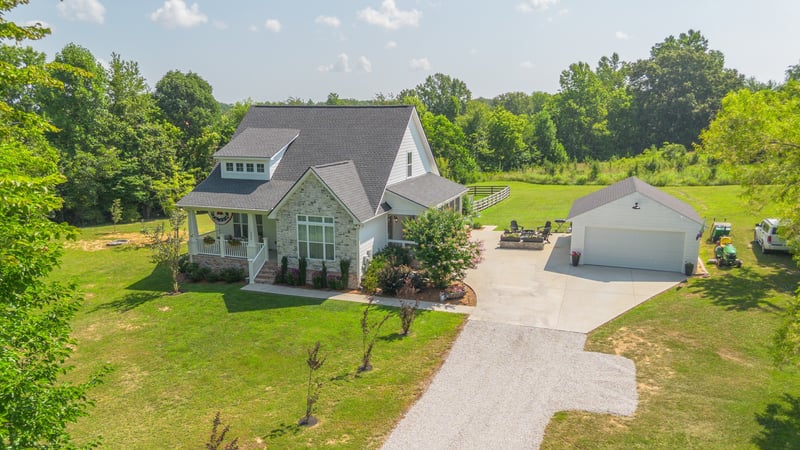 392 New Deal Potts Rd, Cottontown, TN 37048