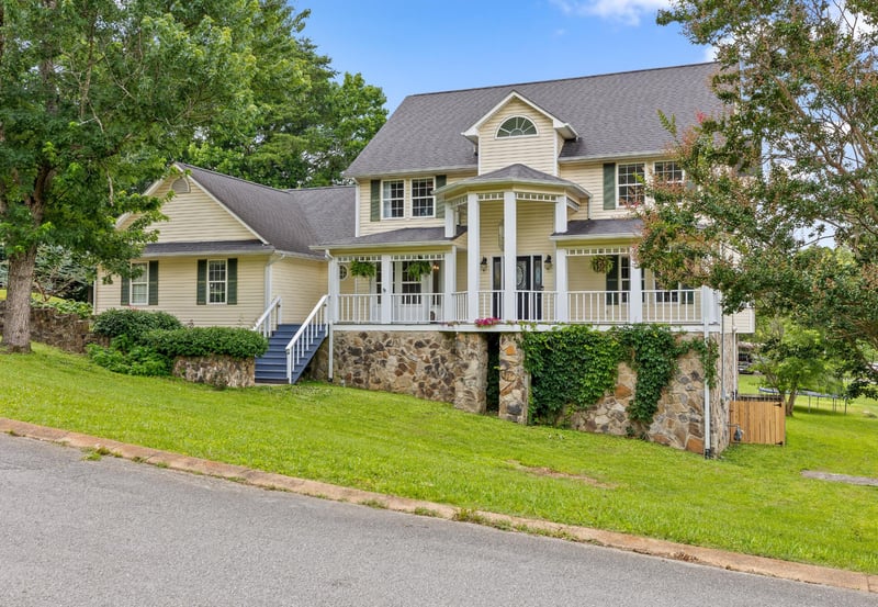 133 Merry Wood Dr, Rossville, GA 30741