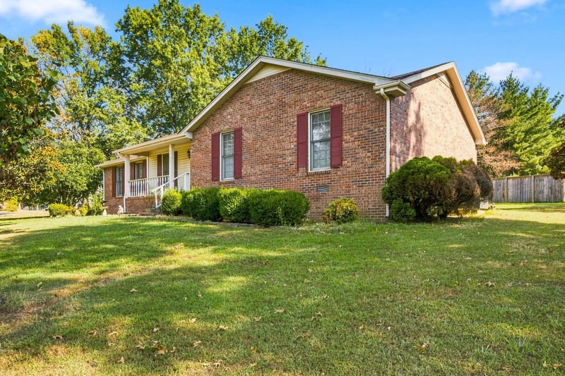 3300 Curtiswood Ln E, Springfield, TN 37172