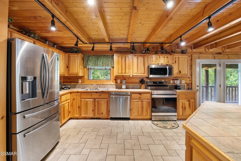 4420 Shangrila Way, Sevierville, TN 37876