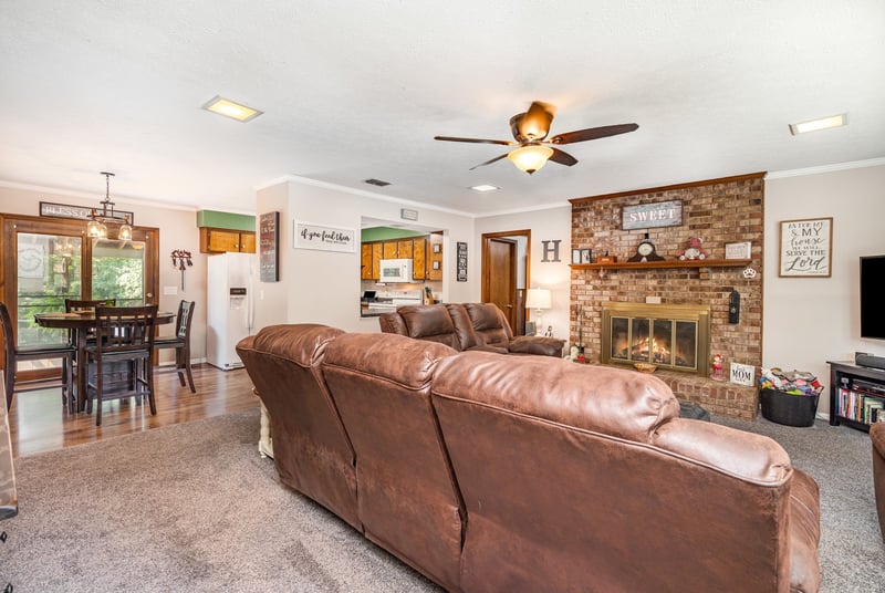 8049 New Chapel Rd, Springfield, TN 37172