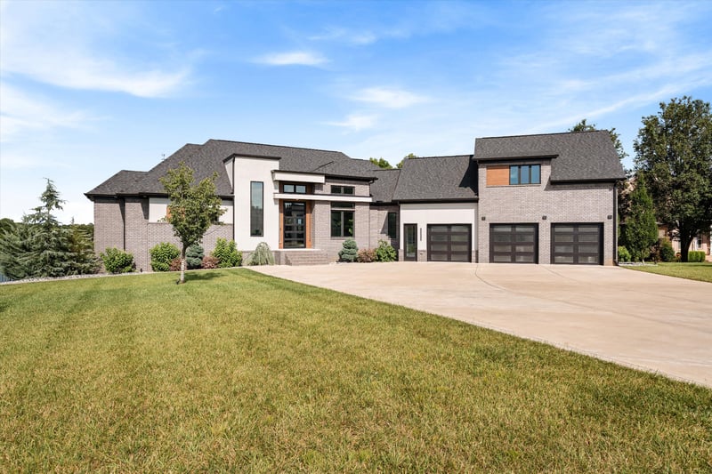 556 Bay Point Dr, Gallatin, TN 37066