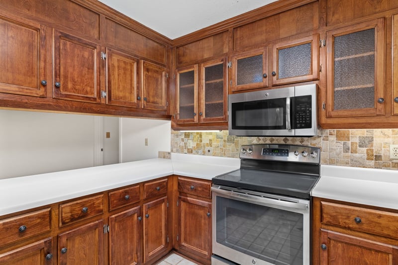 215 Oakview Cir, Killen, AL 35645
