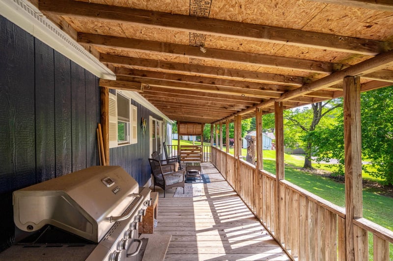 2906 Davis Rd, Rocky Face, GA 30740