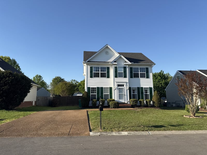 1110 Mcdonough Cir, Thompsons Station, TN 37179