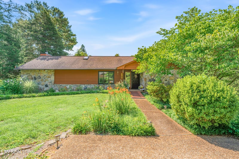 11482 Couch Mill Rd, Knoxville, TN 37931