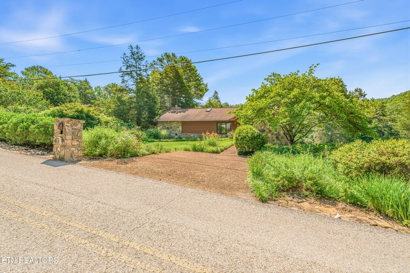 11482 Couch Mill Rd, Knoxville, TN 37931