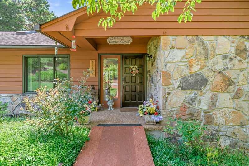 11482 Couch Mill Rd, Knoxville, TN 37931