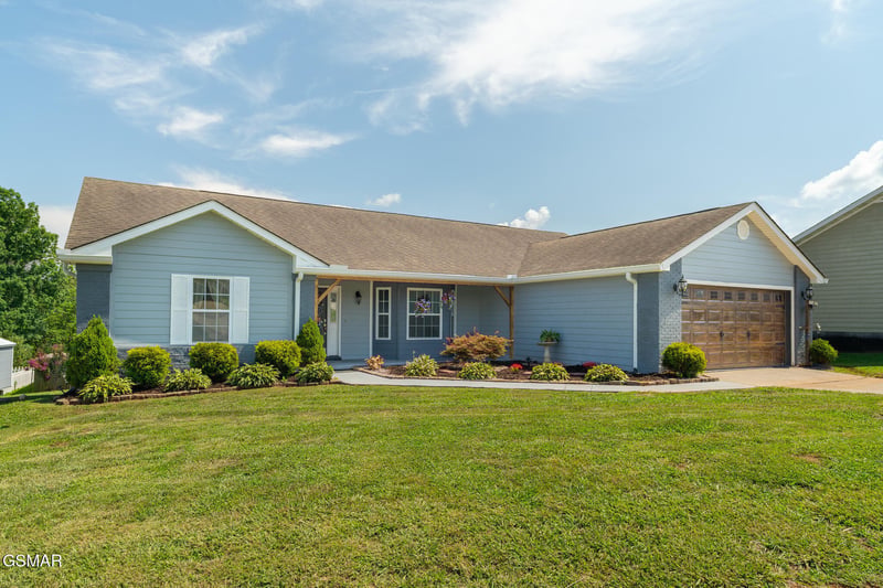 1246 Lori Ellen Ct, Sevierville, TN 37876
