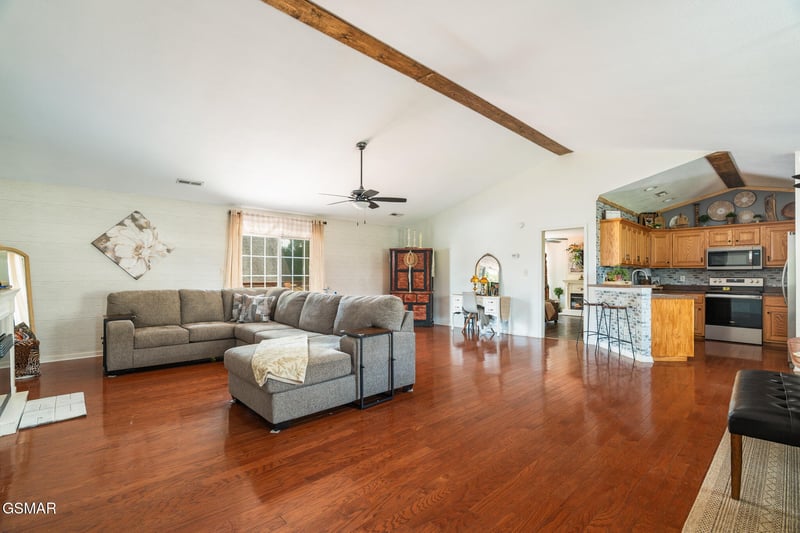 1246 Lori Ellen Ct, Sevierville, TN 37876