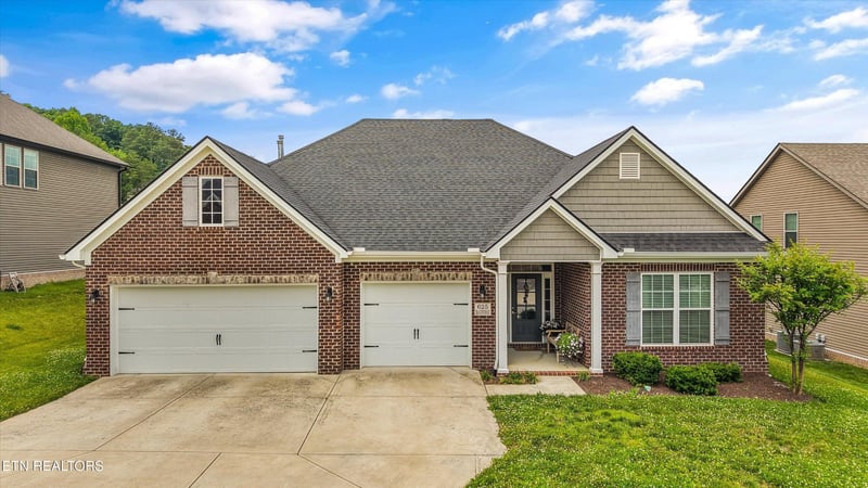 625 Branchwood Ln, Maryville, TN 37801