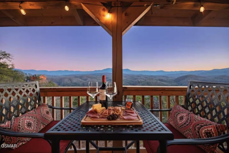 1877 Blue Tick Way, Sevierville, TN 37876
