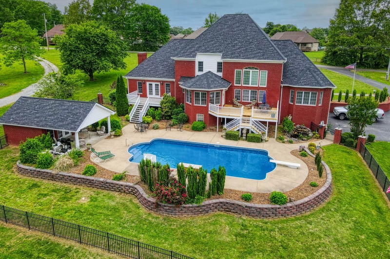 2025 Grandview Dr, Greenbrier, TN 37073
