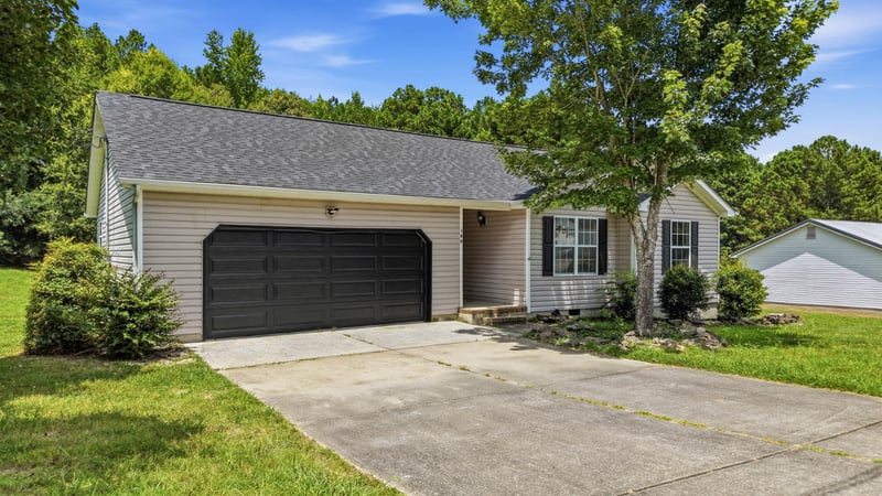 186 Rodeo Dr, Rock Spring, GA 30739