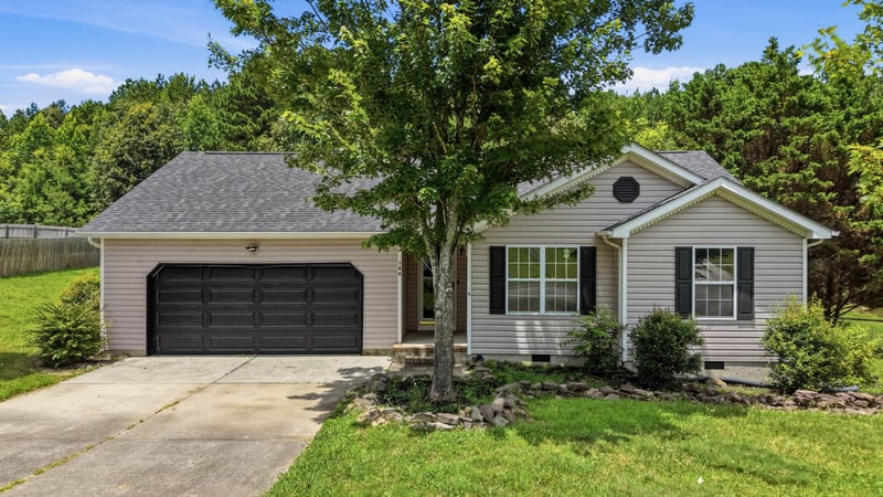 186 Rodeo Dr, Rock Spring, GA 30739